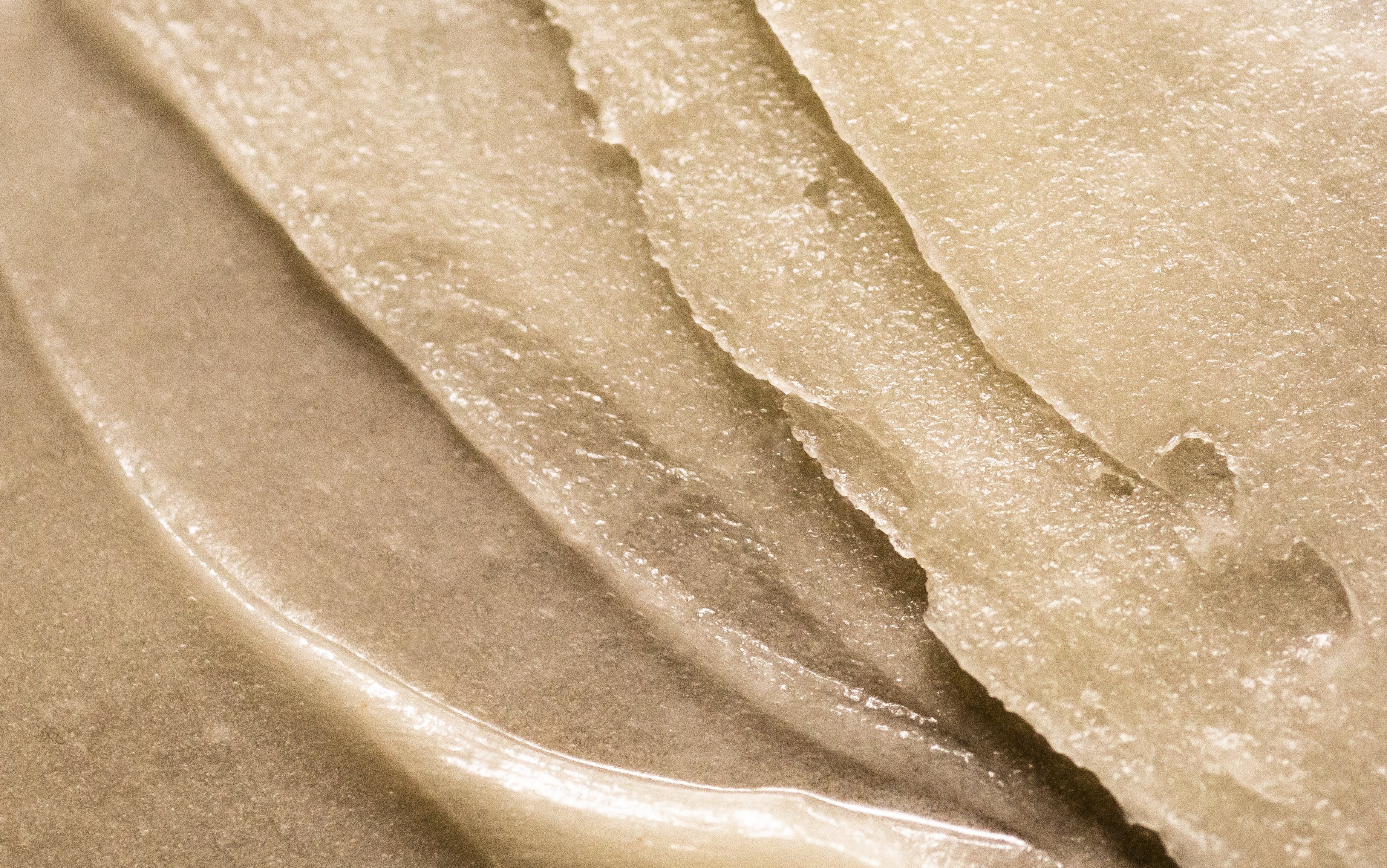 What Are Antioxidants + Free Radicals in Skincare