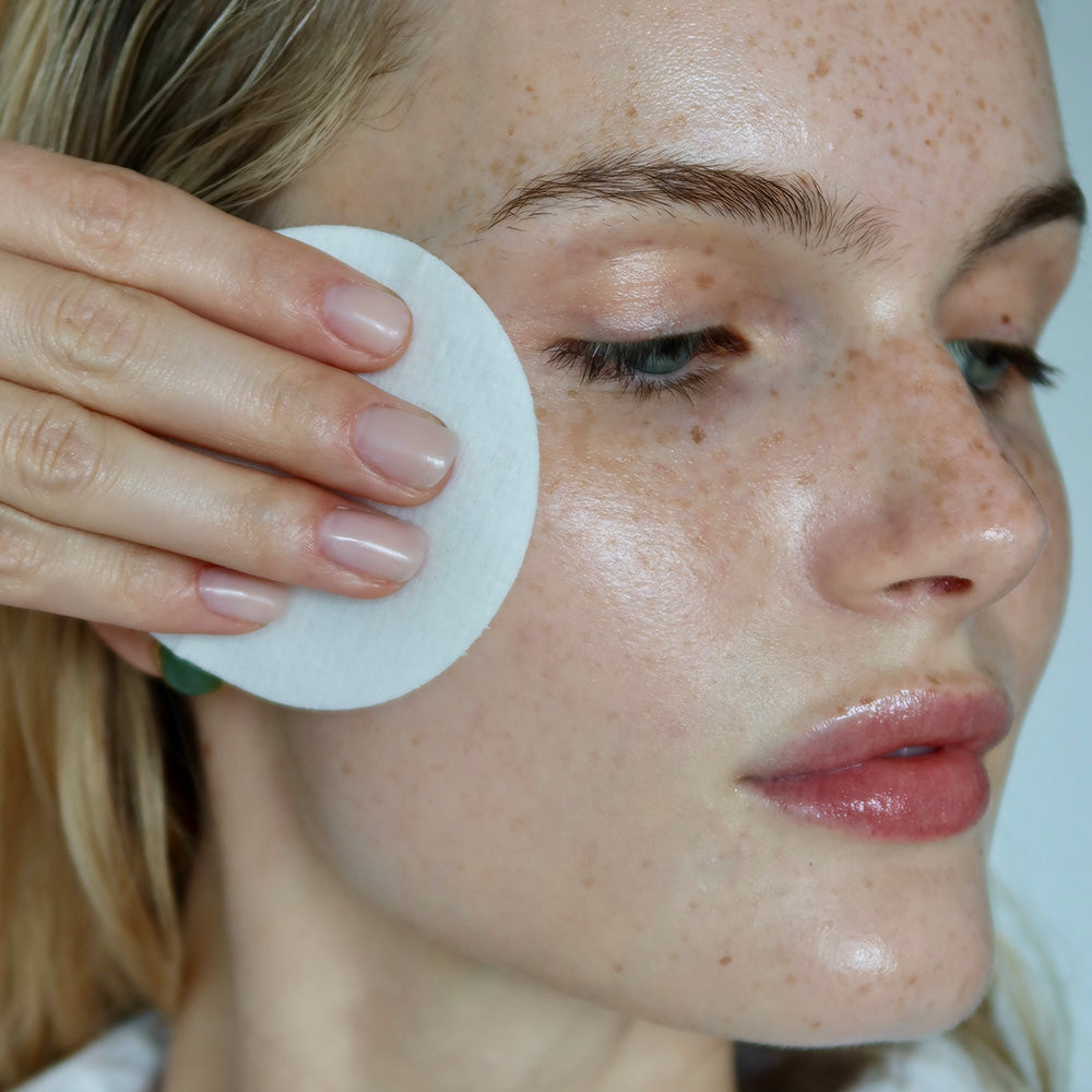 A Closer Look at Gentle Reset™ Daily Exfoliating Pads