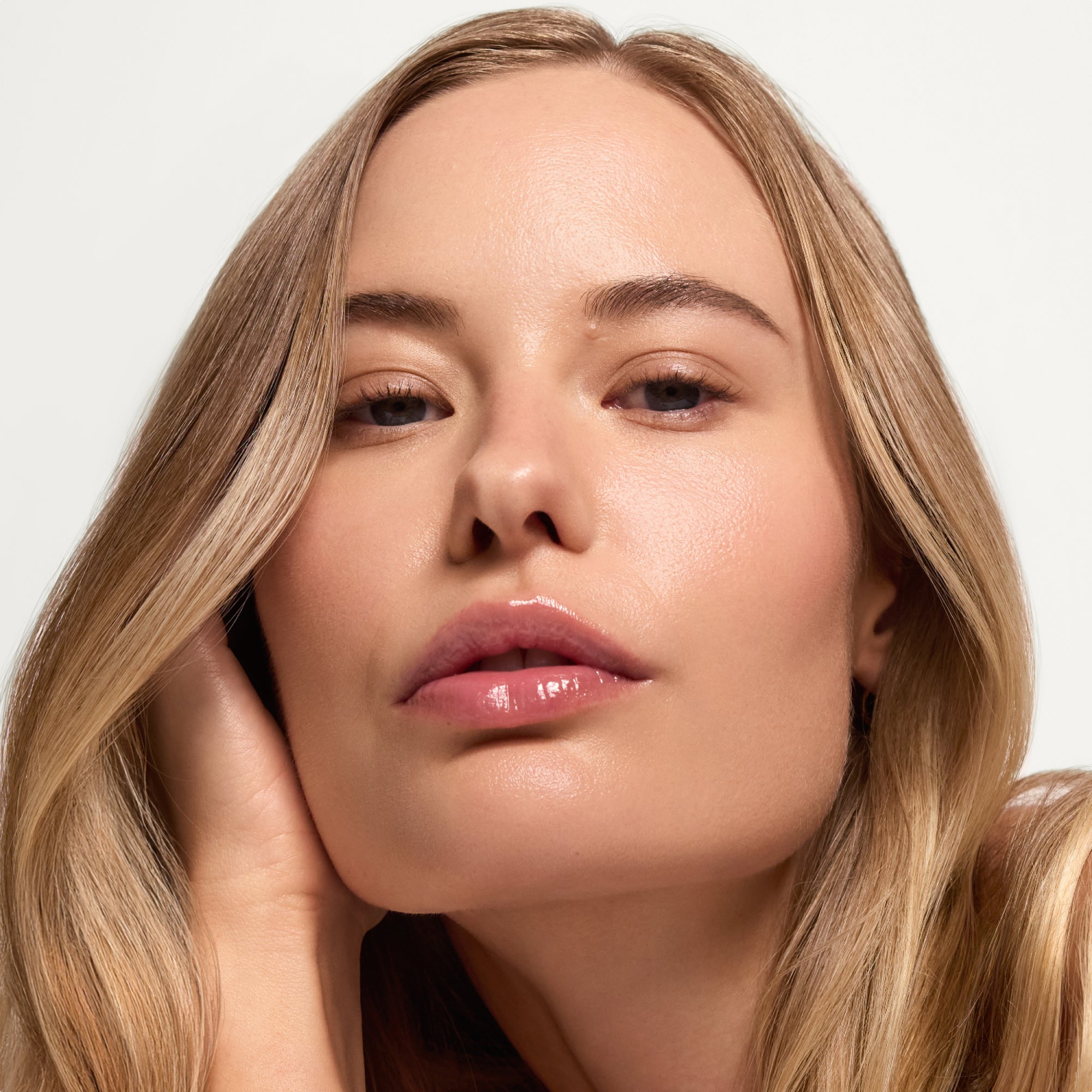 4.5 - Medium with Cool Peach Undertones