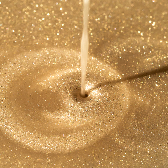 Texture of Summer Fridays Pool Time Glowing Body Oil